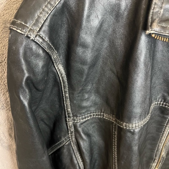 Tommy Bahama Distressed Leather Jacket - Size Large - Picture 3 of 14